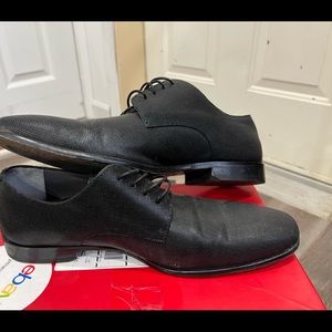 Hugo boss black dress shoes size 11